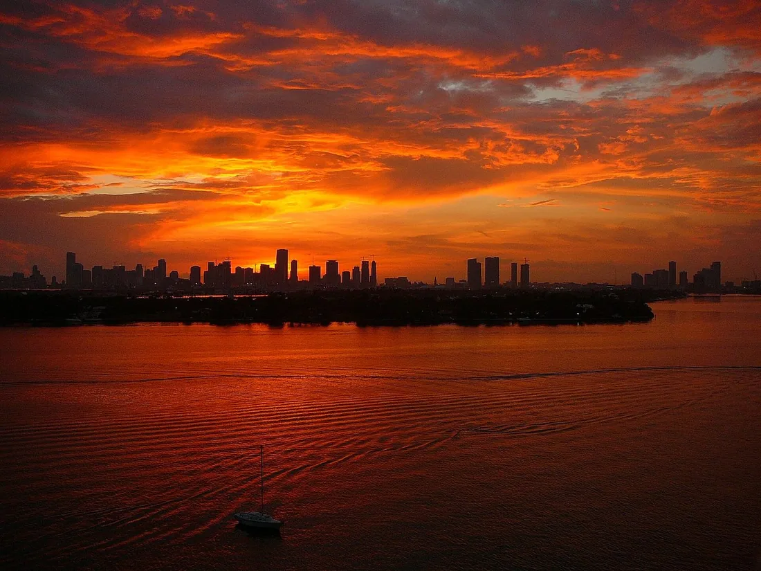 Horizonte de Miami al atardecer