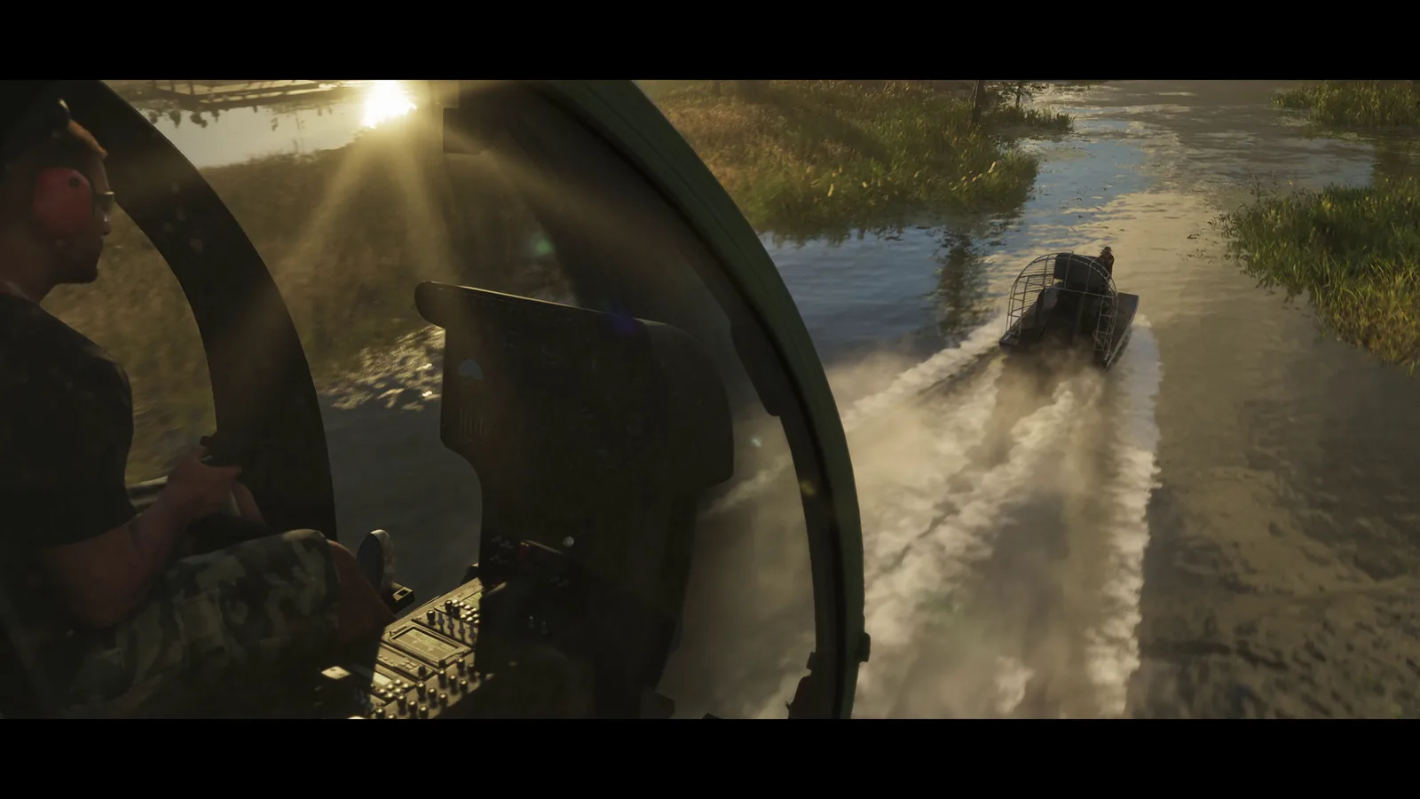 Hidrodeslizador cruzando un pantano de Leonida al amanecer